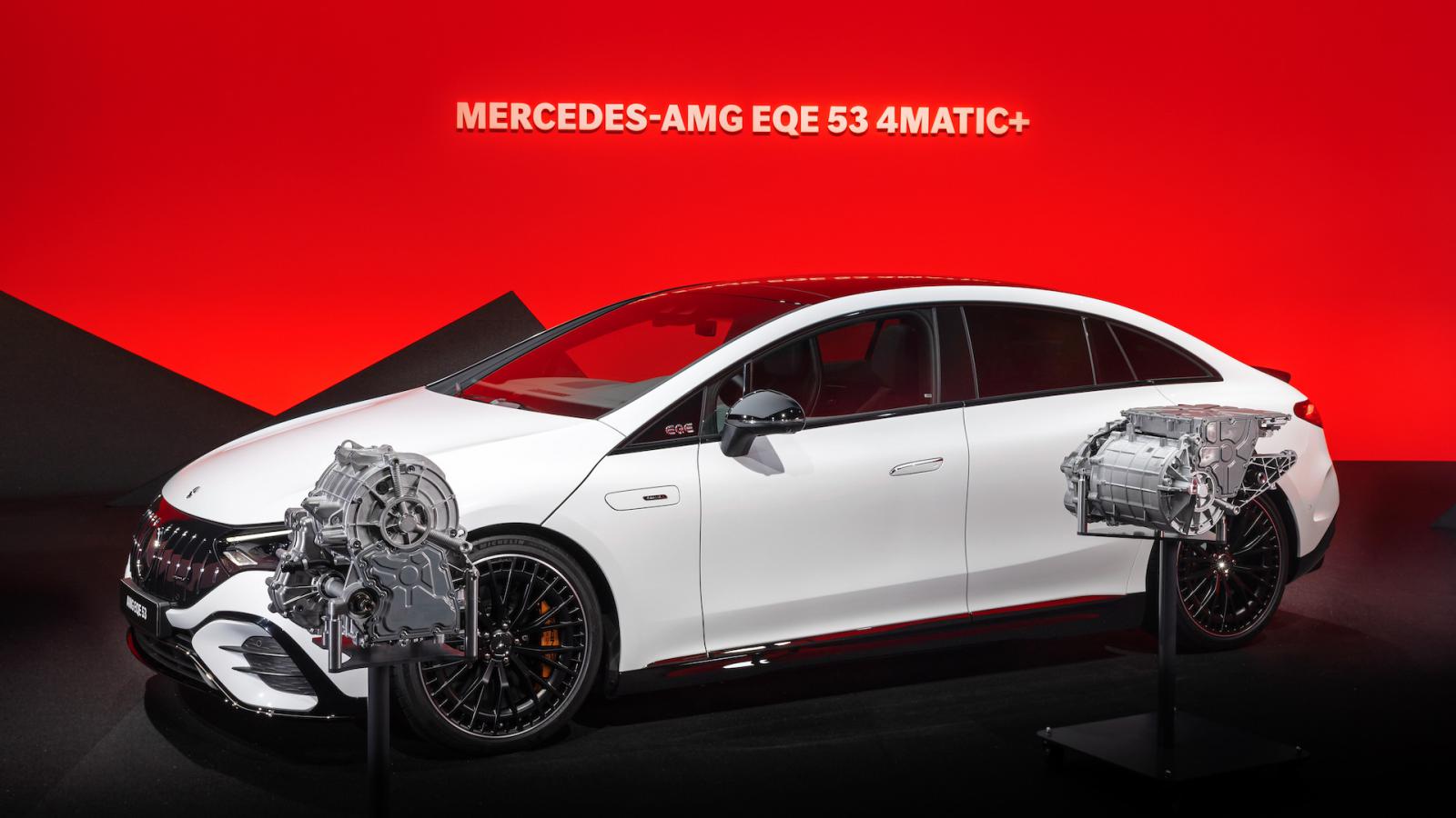 Ντεμπούτο για τη Mercedes-AMG EQE